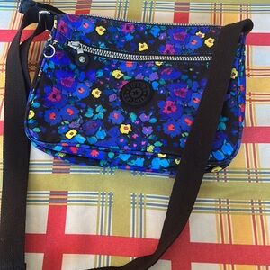 Kipling Callie Crossbody Purse Shoulder Zip Top Bag Blue Floral Fresh Freesia